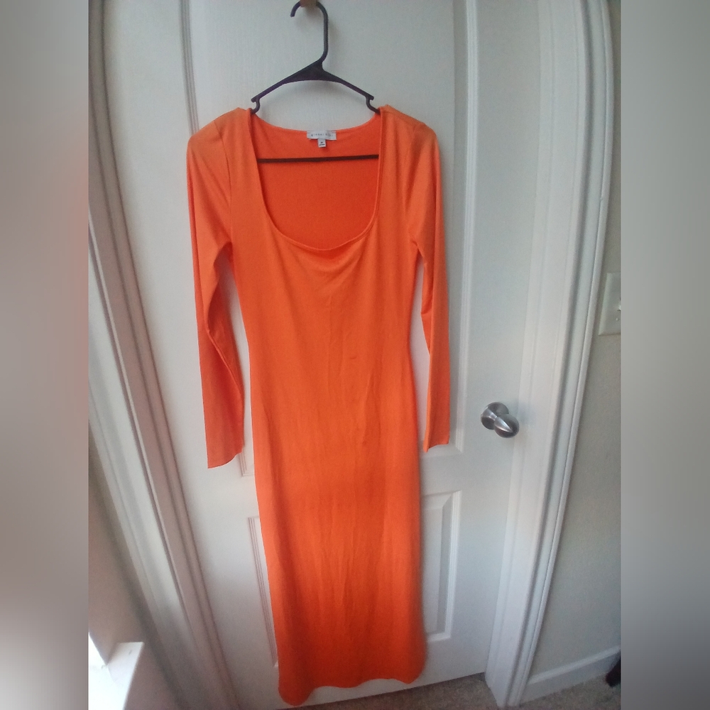 3/$15 Gianni Bini Vibrant Orange Long Sleeve Dress